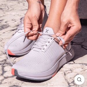 FLUX Footwear Adapt Running Shoes - Women’s Size 6